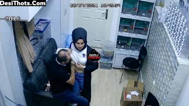 Hijabi girl and uncle’s hot CCTV video viral